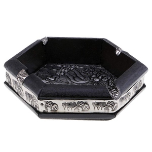 Cenicero Cuadrado de Aluminio para Cigarros sin Humo, con Patrón de Elefante Tallado a Mano, Acabado Premium en Nogal, Estilo Americano - Product Image 3
