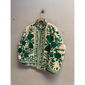 Veste en velours Suzani unisexe pour femmes, veste brodée à la main avec des motifs floraux, style bohème hippie, doublure intérieure en coton - Product Image 3