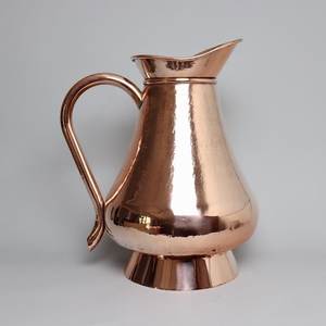 Ensemble de carafe à eau en cuivre pur martelé, de forme ventrue, fabriqué à la main, avec 2 verres courbés - Product Image 2