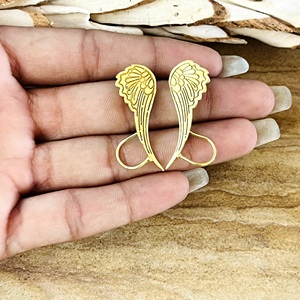 ต่างหูแบบติดหู ดีไซน์โบโฮปีกนก ลายชนเผ่า ทำจากทองเหลือง ชุบทอง 18K ประดับขนนก สวยงาม โดดเด่น สำหรับผู้หญิง ขายส่ง รับผลิตแบบ OEM ODM - Product Image 6
