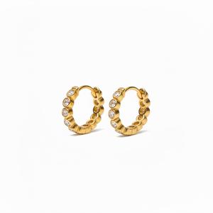 Pendientes de Aro Huggie con Certificación IGI en Oro Puro de 14K, con Diamantes de Burbuja Engastados en Bisel, Regalo de Aniversario para Mujer - Product Image 6