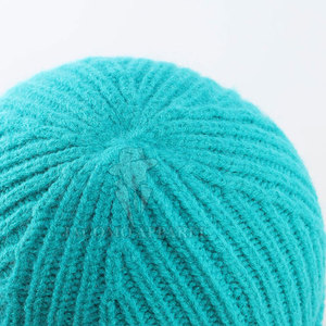 Bonnet tricoté d'hiver personnalisé en gros pour hommes et femmes, style streetwear Y2K, avec logo personnalisé - Product Image 4