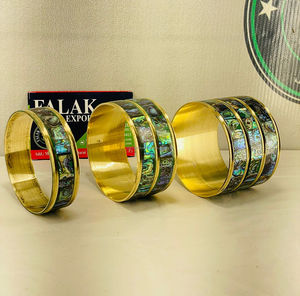Brazaletes de Concha de Nácar Pintados Ecológicos de Gran Tamaño a Bajo Precio, Brazalete Auténtico con Temática Animal Moderna, Coleccionable de Arte de Lujo - Product Image 4