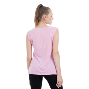 Haut rose sans manches pour femme avec passepoil noir, col bateau, épaules larges, idéal pour l'entraînement estival ou les tenues décontractées - Product Image 5