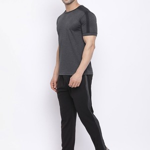 เสื้อยืดคอกลมแขนสั้นผู้ชาย Oye Hoye International แห้งเร็ว 100% โพลีเอสเตอร์ สีพื้น สปอร์ต ทรงปกติ น้ำหนักเบา - Product Image 2