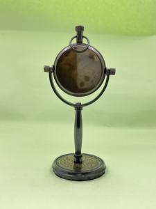 Reloj de Escritorio Decorativo Circular Náutico de Latón Antiguo, Metal Vintage - Product Image 2