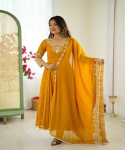 Robe de soirée RICH LOOK à broderie fantaisie effet arc-en-ciel et sequins, avec bas de robe et dupatta, pour tenue festive, prix de gros, ethnique, jaune, séchage rapide - Product Image 5