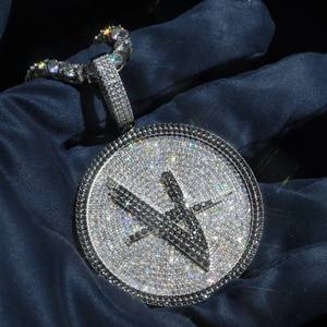 จี้เงินแท้ S925 ประดับเพชรโมอิสซาไนต์ทรงกลม ดีไซน์ CONCEPTION Iced Out  แบบสั่งทำพิเศษ ได้รับการรับรองจาก GRA สำหรับผู้ชายสไตล์ฮิปฮอป - Product Image 6