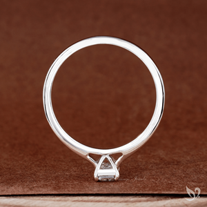 Anillo de Compromiso de Lujo con Diamante Cultivado en Laboratorio, Corte Esmeralda, 0.50 Ct, Minimalista, Solitario, Banda Delgada, Oro Blanco - Product Image 2