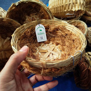 Maisons pour oiseaux en bambou naturel faites à la main, respirantes et écologiques, décorations de jardin d'extérieur, motif uni, bouton, vente chaude - Product Image 1