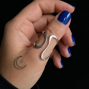 Wavy Silver Plated <b>Thumb</b> <b>Ring</b> Minimalist <b>Adjustable</b> Open <b>Ring</b> Brass Modern Wavy <b>Ring</b> Arthritis Finger Splint <b>Ring</b> For Wholesale - Product Image 1