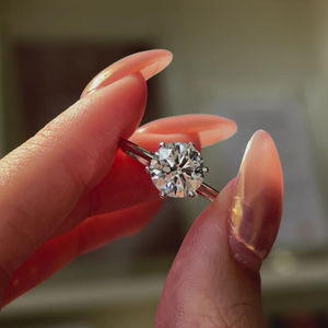 Anillo de Compromiso Solitario con Diamante Cultivado en Laboratorio de 2 Quilates, Corte Redondo, Certificado IGI, Color D E, Banda de Corte de Cuchilla, 6 Puntas, Anillo de Oro Personalizado - Product Image 6