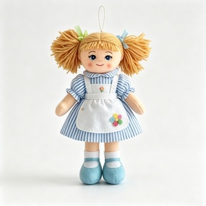 Muñeca de trapo colgante mini personalizada, muñeca de tela con coletas gemelas, muñeca con delantal azul a rayas, adorno de felpa de tela, muñeca de peluche para niña - Product Image 1