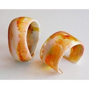 Brazaletes de Resina y Madera Hechos a Mano con Elegancia Natural - Accesorios de Moda con Cristales - Product Image 2