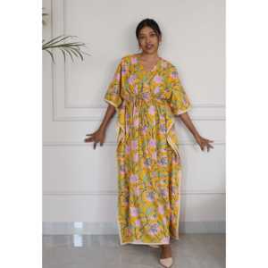 ชุดคลุมฮิบิสคัสลำลอง The Quince Life ให้ความสบายและมีสไตล์สูงสุด - Product Image 1