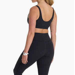 Soutien-gorge de sport pour femme en promotion – Haute qualité, extensible dans 4 directions, respirant, écologique, élasticité moyenne, XS personnalisable à l'avant - Product Image 5