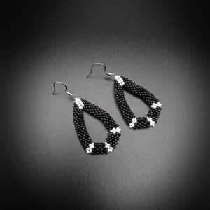 Boucles d'oreilles pendantes artisanales brodées de perles pour femmes, bijoux fantaisie personnalisés, très tendance pour filles - Product Image 3