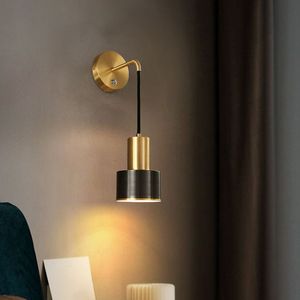 Applique Murale de Noël Luxe Moderne en Or Brossé, Luminaire Décoratif d'Intérieur pour les Fêtes, Abat-jour en Métal Doré à Fixation Murale - Product Image 2