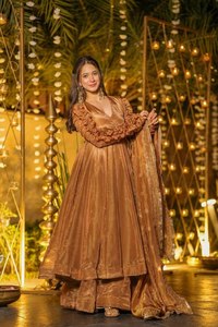 Ropa Étnica Moderna India y Pakistaní al por Mayor, Conjunto de Kurti de Diseñador, Fabricante de Lehenga Nupcial, Proveedor de Vestidos Anarkali, Vestidos de Fiesta Elegantes - Product Image 3