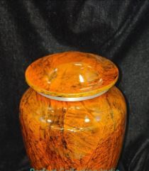 Urne funéraire métallique gravée, pot à cendres aspect verre ambré, cylindrique, décorative, personnalisable, vase commémoratif pour table ou sol - Product Image 3