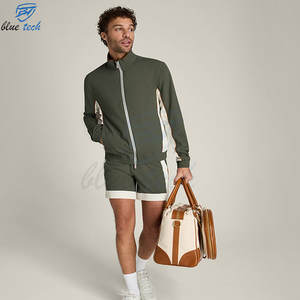 Ensemble de sport de badminton personnalisé pour hommes, vêtements d'entraînement athlétiques respirants à séchage rapide, impression de logo personnalisé, tenue de performance légère - Product Image 2