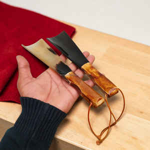 Cuchara para zapatos de cuerno de búfalo y buey hecha a mano de primera calidad con mango antiguo de hueso y correa de cuero al mejor precio - Product Image 3