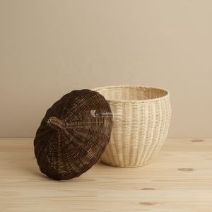 Produit phare : Panier en rotin naturel bicolore en forme de gland avec couvercle, panier de rangement pour linge tissé à la main pour la décoration intérieure, vente en gros - Product Image 1