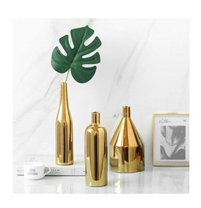 Jarrón Moderno de Latón Cromado Dorado, Jarrones Decorativos Minimalistas para Tallos de Monstera, Paquete de Regalo para Bodas - Product Image 3