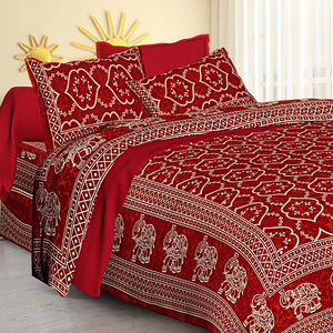 Couvre-lit en coton taille King, magnifique literie rouge royale de qualité supérieure, style Rajasthani, doux et élégant, décoration intérieure par Indian Consigners - Product Image 1