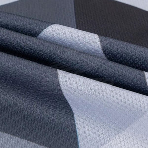 Maillot de cyclisme personnalisé, directement de l'usine, tissu anti-humidité pour la course, l'entraînement et les sorties en plein air. - Product Image 4