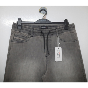 Shorts de Mezclilla Azul Clásico para Hombre con Tela Elástica Cómoda, Corte Medio, Costuras Resistentes, Estilo Casual Perfecto para el Día a Día - Product Image 2