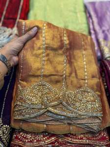 Sari de soirée en satin de soie pour femme Fendy, magnifique broderie de sequins, anti-humidité, infroissable, bordure contrastante, fabriqué sur mesure - Product Image 4