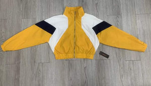 Ensemble de survêtement léger personnalisé pour femme en nylon avec fermeture éclair intégrale, veste courte imprimée coupe-vent et short imperméable à séchage rapide - Product Image 3