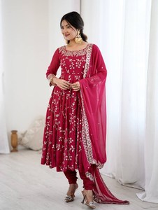 Robe de mariée une pièce avec dupatta Rani pour femme, en géorgette brodée, travail de sequins, 80477 - Product Image 1