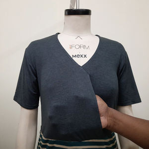 Camisón Largo Premium para Mujer, Estampado Floral, Ropa de Dormir Cómoda para el Hogar, Tela Suave, Diseño Elegante y Moderno - Product Image 4