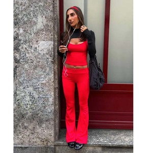 Conjunto de yoga de invierno al por mayor, de manga larga, con hombros cruzados, de 2 piezas, premium, que absorbe la humedad, elástico en cuatro direcciones, tipo mono. - Product Image 4