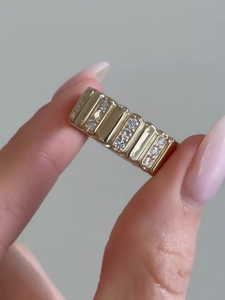 Anillo de Diamantes de 0.5 TCW con Banda Ancha Geométrica Acanalada y Barra Vertical, Anillo de Diamantes Redondos, Regalo de Aniversario - Product Image 2