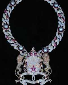 Colgante de Lujo con Amuleto de Escudo, Moissanita, Perla de Agua Salada, Diseño Corona de León, Plata 925 Bañada en Rodio para Joyería Certificada de Fiesta - Product Image 1