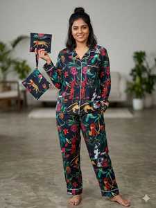 Traje de dormir de tela crepé estampada para mujer – Conjunto de ropa de dormir suave y cómoda (de la M a la XL) - Product Image 3