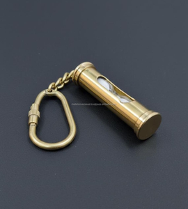 Porte-clés sablier artisanal en laiton massif, mini minuteur à sable, style vintage, personnalisable, léger, article cadeau - Product Image 1