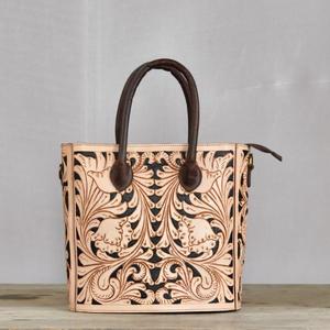 Bolso Tote Bohemio de Cuero Genuino con Grabado Floral, Dos Asas, Cierre de Cremallera, para Uso Diario en Todas las Estaciones - Product Image 2