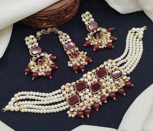 Conjunto de Joyería Kundan de 3 Piezas de Diseño Personalizado, Collar y Aretes de Latón, Joyería de Moda Nupcial de Alta Calidad - Product Image 3