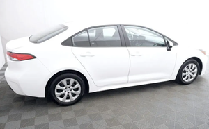 ENVÍO INMEDIATO: Toyota Corolla LE 2025 Usado - Product Image 2