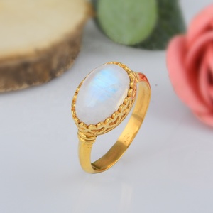 Anillo de piedra lunar arcoíris chapado en oro de plata 925 hecho a mano, piedra de nacimiento de junio, anillo de piedras preciosas vintage bohemio para mujer - Product Image 3