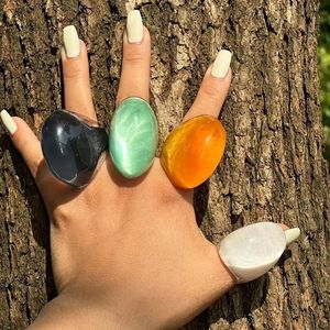 Bague en résine colorée pour femmes, bijoux faits à la main, bague artistique légère pour un style quotidien, collection boutique - Product Image 6