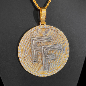 Colgante Redondo de Moissanita con Letra FF, Collar de Plata 925 con Medallón Circular con Incrustaciones de Diamantes - Product Image 5