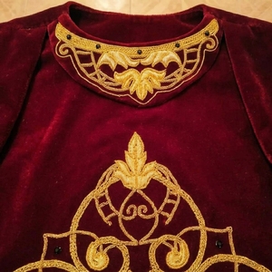 Robe indienne pakistanaise en velours brodée, avec des fils dorés et des dentelles florales, pour femmes, pour les fêtes et les mariages - Product Image 3