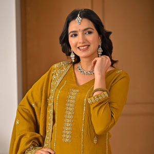 Conjunto de traje Sharara Palazzo de diseño elegante con bordados a mano y lentejuelas, y dupatta bordada, ideal para bodas. - Product Image 1