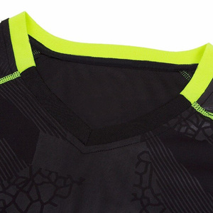 Conjunto Deportivo de Camiseta y Pantalones Cortos de Fútbol Personalizados, Ropa Deportiva Ligera y Transpirable para Entrenamiento en Equipo, Uniforme de Fútbol Personalizado al por Mayor - Product Image 5