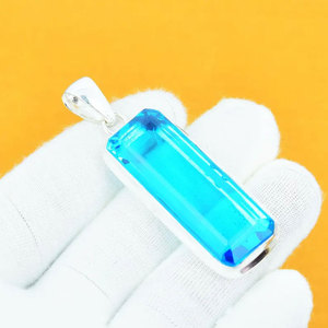 Collar de Plata de Ley 925 Hecho a Mano con Topacio Azul, Corte Baguette Rectangular Grande, Color Azul Cielo - Product Image 3